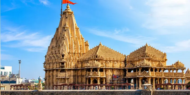 temple of dwarkadhish in Dwarka Gujarat