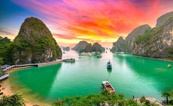 Explore The Hanoi city in Vietnam