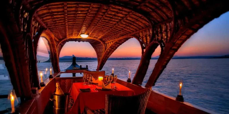 Alleppey Houseboat Tour