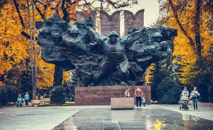 panfilov and arbat walking tour