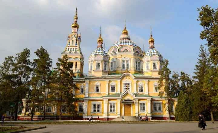 panfilov park & zenkov cathedral